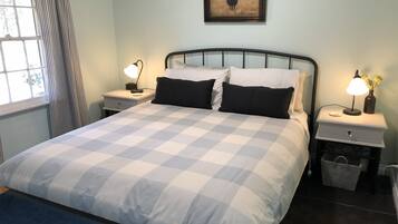 2 bedrooms, desk, iron/ironing board, WiFi (free)