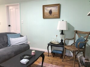 Smart-TV, Kamin, Bücher