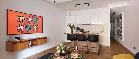 TV, stereo, offices