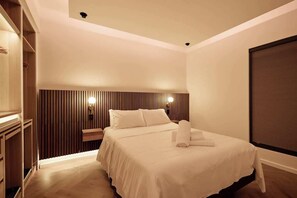 1 Schlafzimmer, Schreibtisch, Bügeleisen/Bügelbrett, Reisekinderbett