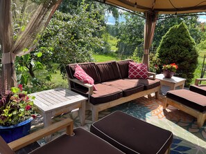 Terrace/patio - Luxury on 100+ acres, hot tub, privacy, high style in the Baraboo Bluffs (Baraboo)