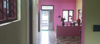 Enchanting 2-bedroom farmhouse in Nagri. Situated in Dhauladhar mountain range.