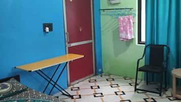 2 多间卧室、熨斗/熨衣板、WiFi、床单