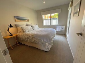 4 habitaciones, tabla de planchar con plancha y wifi