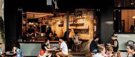 Bar (en la propiedad)