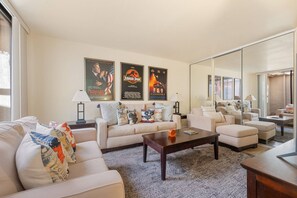 Unclassified image, 3 of 44, button