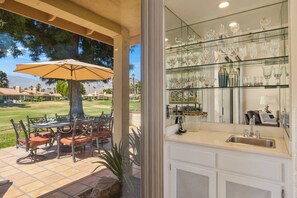 Unclassified image, 3 of 44, button