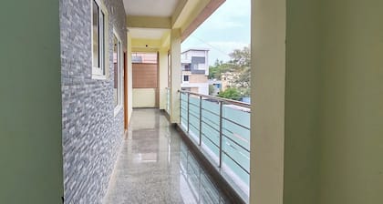 Shaiks Home Stay-8 Charming villa with AC in Sainikpuri