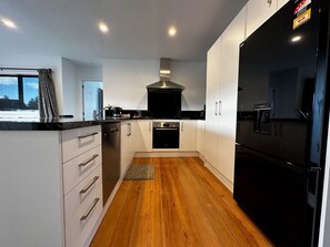 Deluxe House, Mountain View | Dapur peribadi