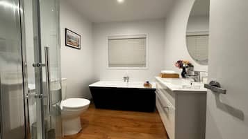 Deluxe House, Mountain View | Bathroom