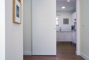 Deluxe appartement, 2 slaapkamers, uitzicht op de stad | Privékeuken | Een waterkoker, een broodrooster