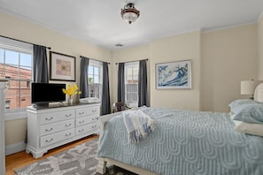 3 bedrooms, desk, iron/ironing board, free WiFi - The 87th Townhome - Local Landmark (Portland)
