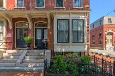 The 87th Townhome - Local Landmark