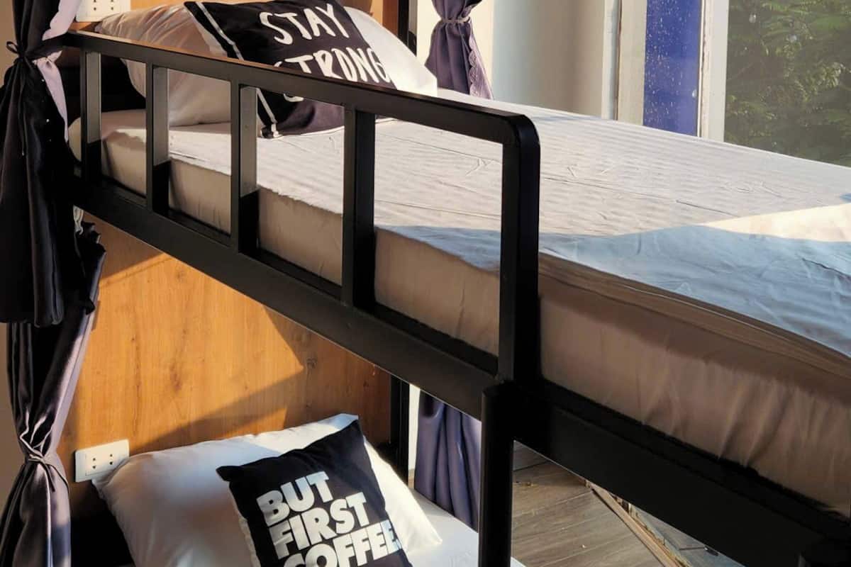 Spectacular Lake View 4-bed Dormitory Room | Free WiFi
