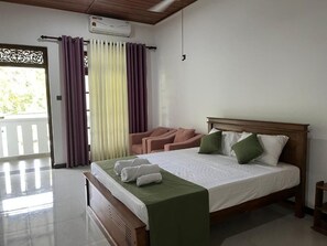 5 bedrooms, WiFi, bed sheets - Beach & River Villa Namal Balapitiya – AC, Wi-Fi, Family-Friendly (Balapitiya)