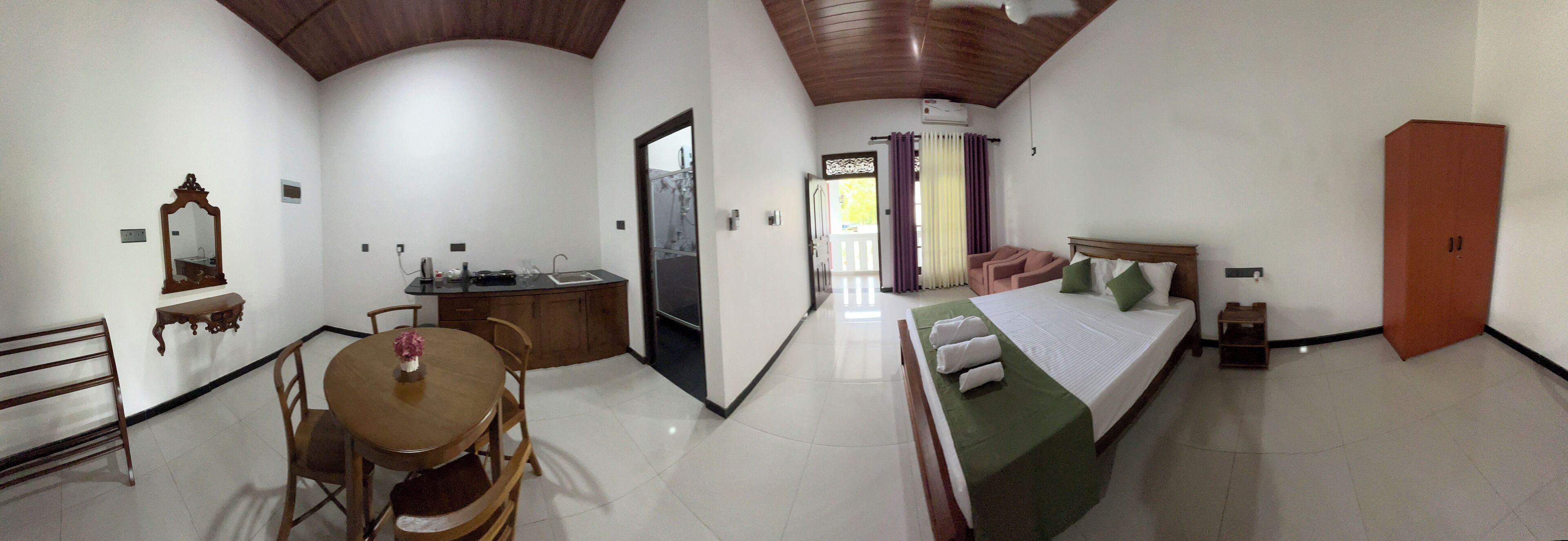 5 bedrooms, WiFi, bed sheets