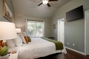 Desk, iron/ironing board, WiFi, bed sheets