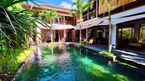 Pool - Tropical 3-bedroom villa in fabulous Penestanan walking distance to Ubud centre. (Bali)