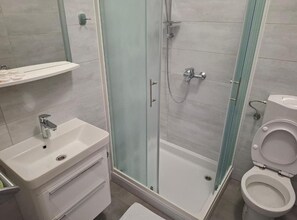 Shower, towels