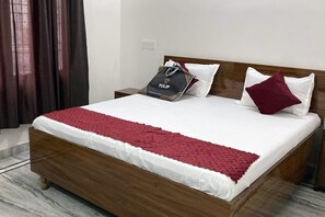 Room | Free WiFi, bed sheets - Kashi Vas Super Rooms (Varanasi)