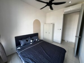 Superior Apartment, 3 Bedrooms, Balcony, City View | Desk, laptop workspace, iron/ironing board, free WiFi - Kenwingston Platz @ KL North (Kuala Lumpur)