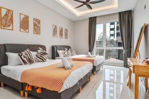 Superior Apartment, 4 Bedrooms, Balcony, City View | Desk, laptop workspace, iron/ironing board, free WiFi - The Embassy Row 206 Apartments (Kuala Lumpur)