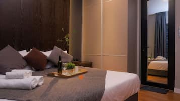 Superior Apartment, 2 Bedrooms, Kitchen, City View | Desk, laptop workspace, iron/ironing board, free WiFi