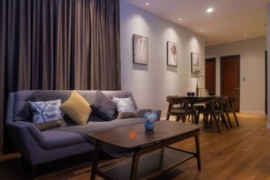 Superior Apartment, 2 Bedrooms, Kitchen, City View | Living area | 35-inch TV with cable channels