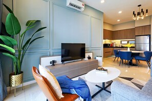 Superior-lejlighed - 3 soveværelser - balkon - byudsigt | Opholdsområde