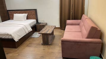 Family Suite | In-room safe, blackout curtains, free WiFi