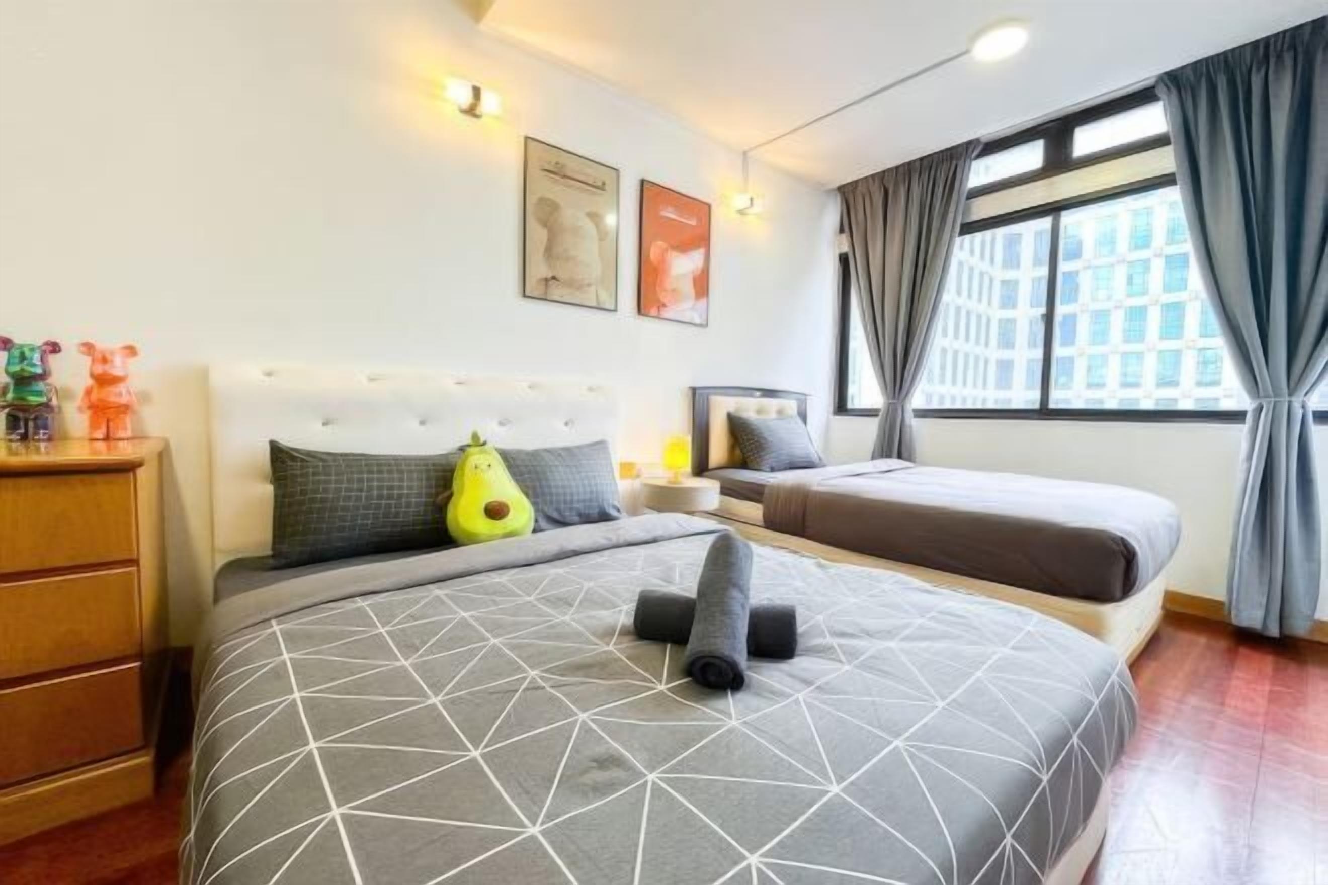 Bureau, espace de travail pour ordinateur portable