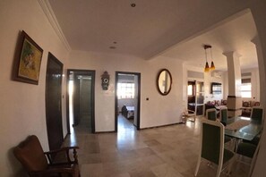 Interior - Spacious family accommodation (Martil)