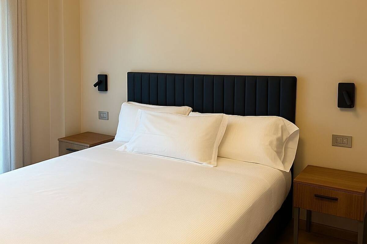 Deluxe Double or Twin Room, Balcony | In-room safe, iron/ironing board (on request), WiFi (free)