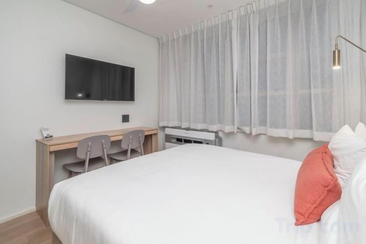 Zimmersafe, Bügeleisen/Bügelbrett, Babybetten, kostenloses WLAN