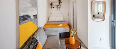 Iron/ironing board, Internet, bed sheets