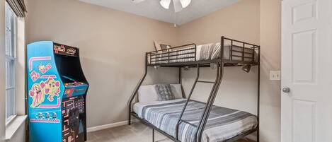 3 habitaciones, cuna de viaje, wifi y ropa de cama