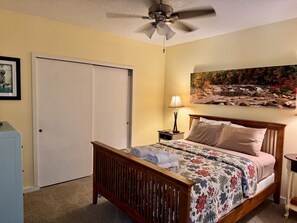 1 soverom, strykejern/-brett, reiseseng for barn og wi-fi (inkludert)