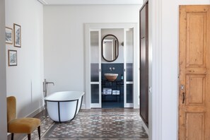 Room Lungomare | Cofres nos quartos, espaço de trabalho para notebook, cortinas blackout
