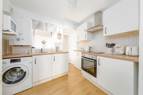 Microwave, oven