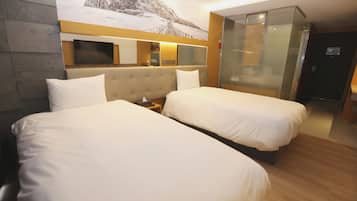 Standard Twin Room (for 2 people) | Desk, laptop workspace, free WiFi