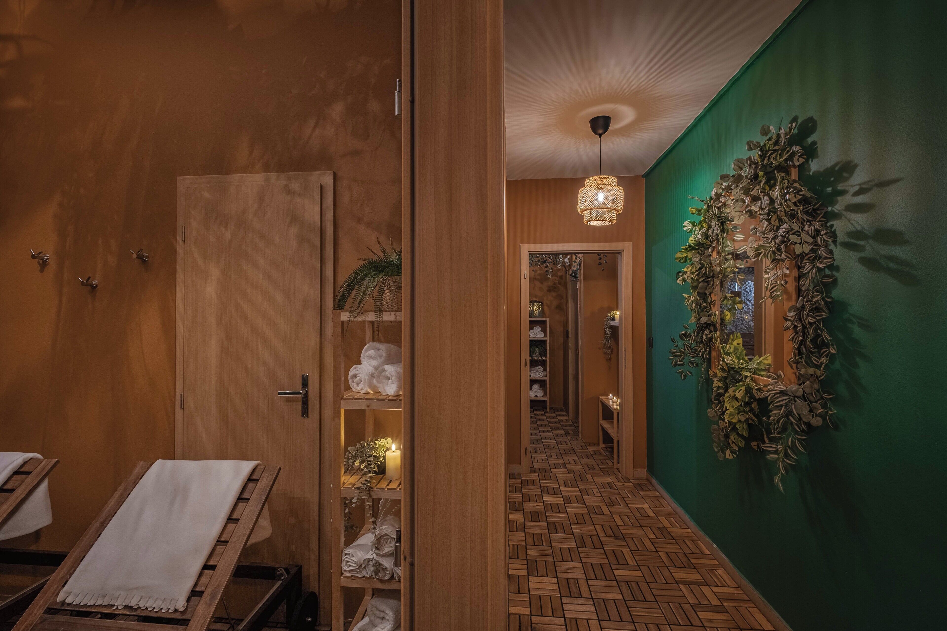 Steam room 