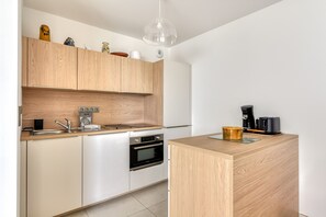 Fridge, microwave, oven, dishwasher