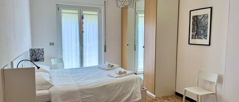 2 chambres, fer et planche Ă repasser, Wi-Fi gratuit, draps fournis