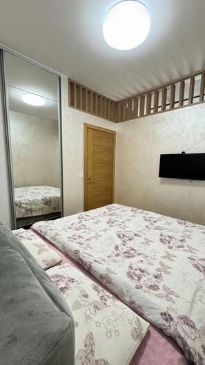 1 bedroom, iron/ironing board, WiFi, bed sheets