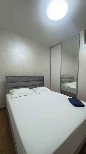 1 quarto, ferros/tábuas de passar roupa, Wi-Fi, roupa de cama