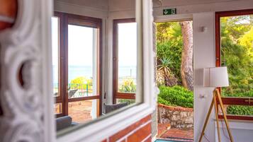 Family Villa, Sea View | Living area