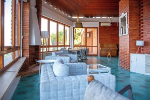 วิลล่าสำหรับครอบครัว, วิวทะเล | บริเวณนั่งเล่น