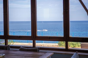 Family Villa, Sea View | Living area