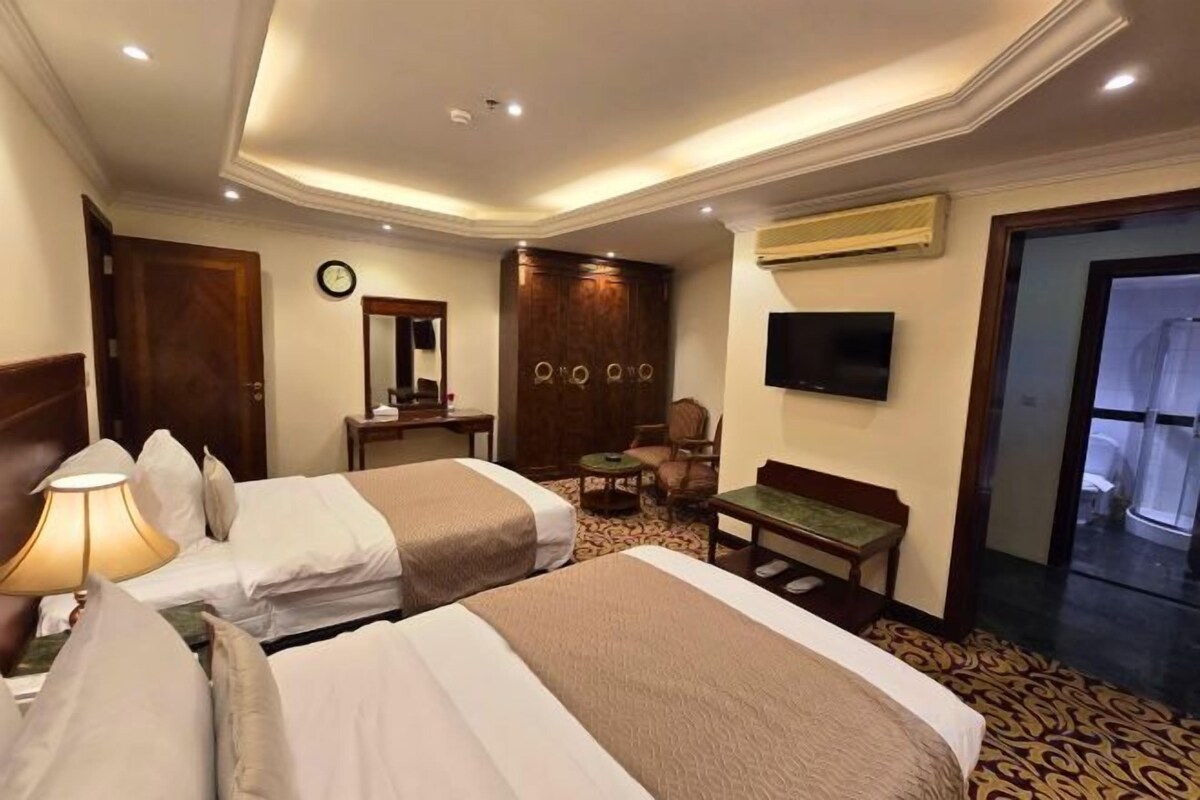 Egyptian cotton sheets, premium bedding, pillow-top beds, desk