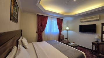 Egyptian cotton sheets, premium bedding, pillow-top beds, desk